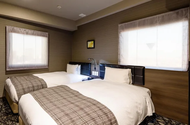 Semi Room, 2 Semi Double Beds، Quintessa Hotel Tokyo Haneda Comic & Books 2/3