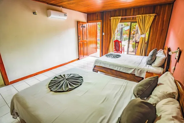 غرفة ديلوكس رباعية بسريرين مزدوجين، Arenal Hostel Resort 5/6