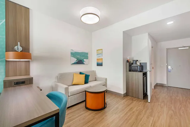 جناح، Comfort Suites Titusville near Kennedy Space Center 3/6