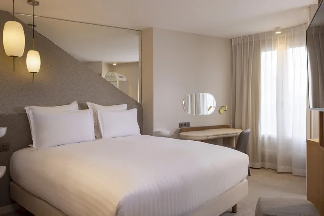 Prestige, King Bed, Eiffel View، Hotel Beige (ex. Hotel Plaza Opera) 1/2