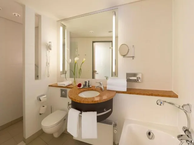 غرفة قياسية مفردة بسرير كوين، Dorint Hotel An Der Kongresshalle 4/5