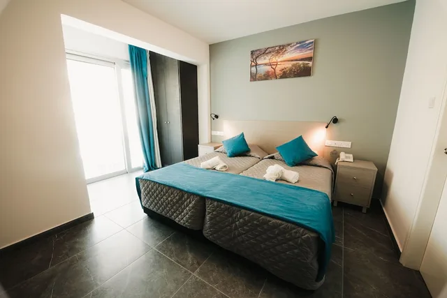 غرفة سوبيريور ثلاثية بفراش فوتون وسريرين منفصلين، A. Maos Hotel Apartments 2/6