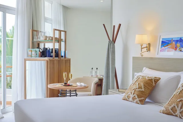 The Level, Queen Bed، Melia Cala Galdana 5/8