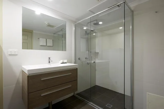 Two Bedroom Deluxe Apartment، Pinnacle Apartments 4/9
