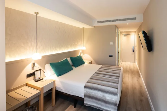 غرفة مفردة بسرير كوين، Catalonia Atenas Hotel 5/8