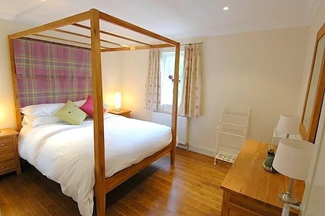 2 Bedrooms, Four Poster, Cottage, Double and Bunk Bed, Bunk Bed، Bcc Lochness Cottages 2/3