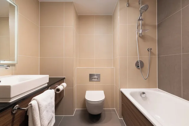 جناح جونيور بسرير كينج مع أريكة، Holiday Inn London Gatwick Worth 2/3