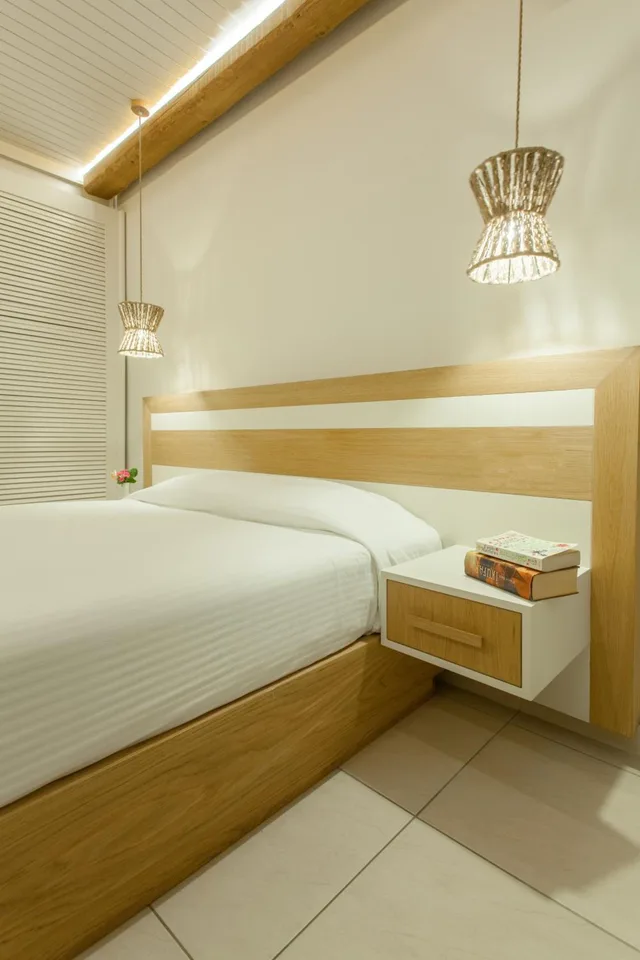 غرفة بسرير مزدوج بإطلالة على المسبح في المبنى الرئيسي، Aeolos Resort Mykonos 10/10