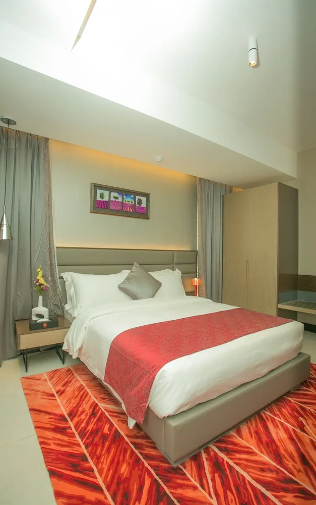 غرفة ديلوكس بسرير كوين بإطلالة على المدينة بغرفة نوم واحدة، Hotel Omni Residency 3/10