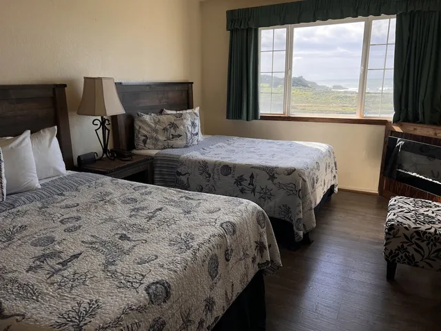 غرفة بسريرين مزدوجين بإطلالة على البحر، Gualala Country Inn 1/6