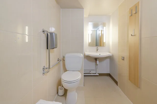 غرفة بسرير مزدوج لذوي الإعاقة، B&B Hotel Lens Noyelles Godault 2/3