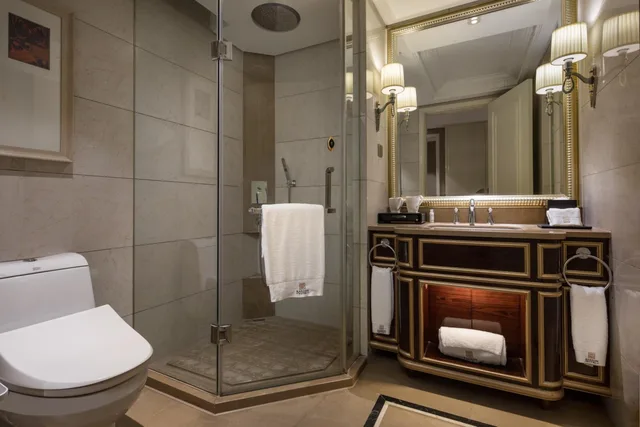 Room, Queen Bed, River View, Kasion International 3/3