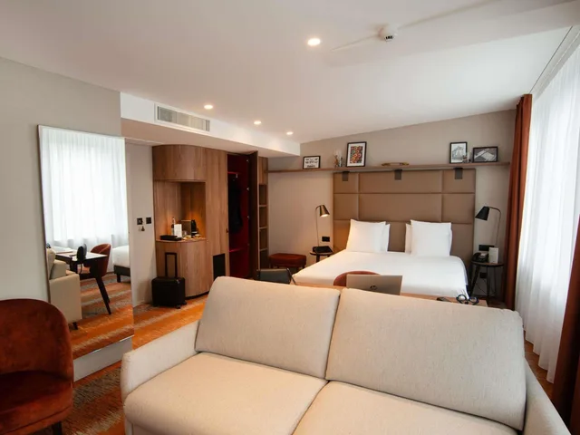 جناح جونيور بسرير كينج مع أريكة، Mercure Fribourg Centre Remparts 2/7