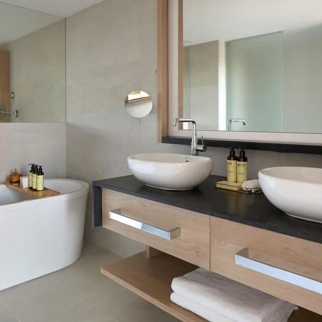 Ultimate, Me, Penthouse, Single Bed, Hot Tub، ME Barcelona 2/2