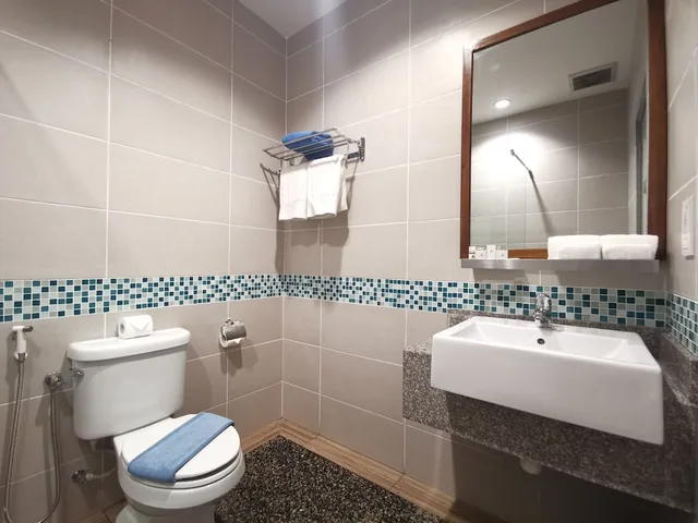 Skylight, King Bed، Ramada by Wyndham Langkawi Marina 2/2