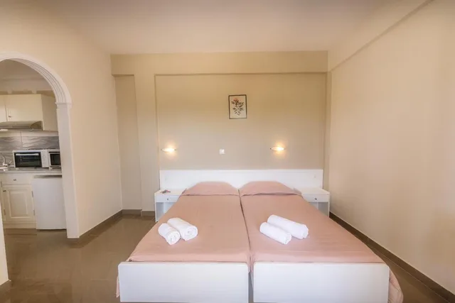 استوديو ديلوكس، CHANDRIS APARTMENTS 3/10