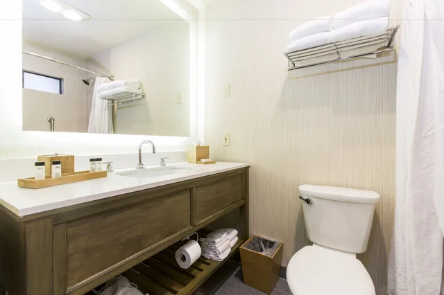 غرفة قياسية بسرير كوين، FogCatcher Inn 8/8
