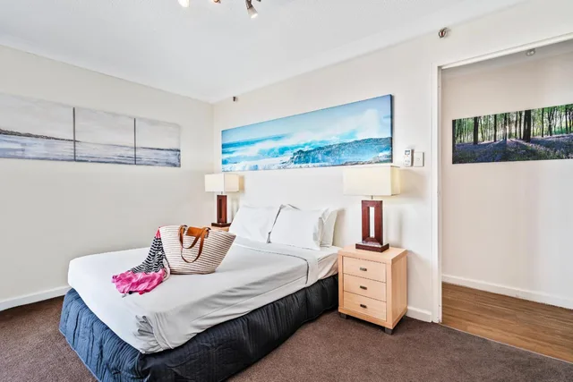 1 Bedroom, Apartment, Ocean View, Beachcomber Resort Surfers Paradise 4/10