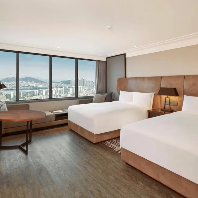 Guest Room, Deluxe, Executive, 2 Double Beds, City View, Jw Marriott Seoul 2/5