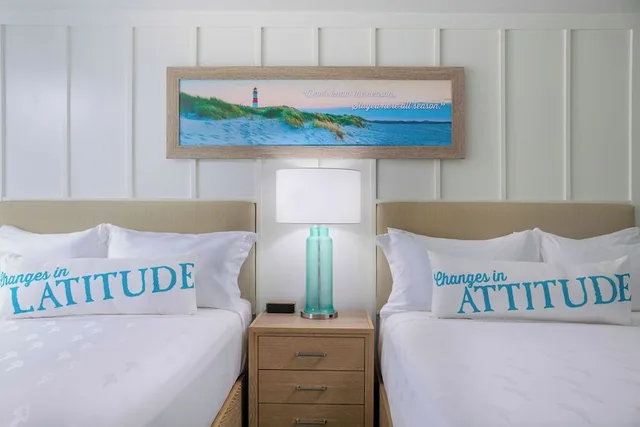 غرفة بريميوم بسريرين كوين، Margaritaville Resort Cape Cod 1/3