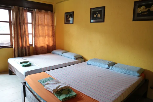 Family, 1 Single and 2 Double Beds، El Nido Corner Pension And Restaurant 5/10