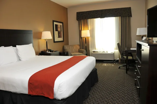جناح بسرير مزدوج بغرفة نوم واحدة، Holiday Inn Express Hotel Suites Clinton 1/2