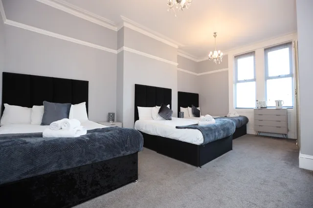 Executive, Suite, 1 Single and 3 Double Beds، Hotel Anfield 8/10