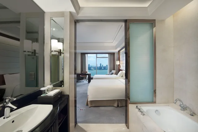 غرفة بسريرين منفصلين بإطلالة على النهر، Crowne Plaza Nanchang Riverside 4/5