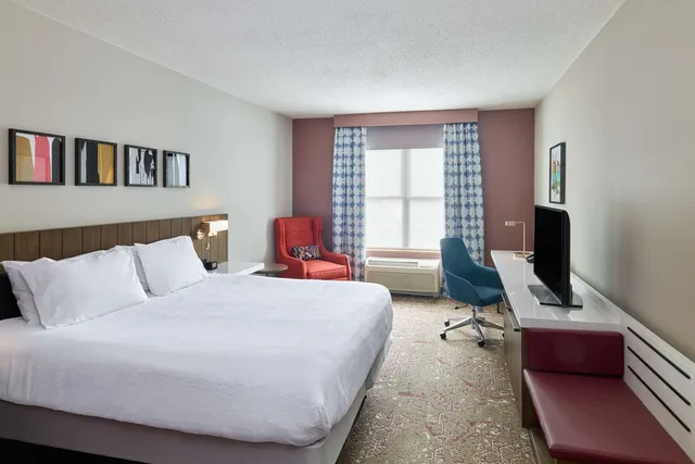 Premium, King Bed, Hilton Garden Inn Bloomington, IN 1/3