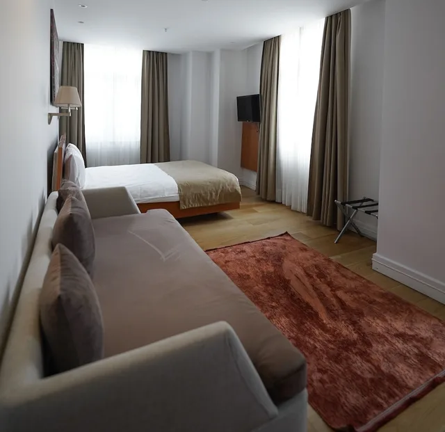 جناح بسرير كينج مع أريكة، Misafir Suites 8 Istanbul. 3/6