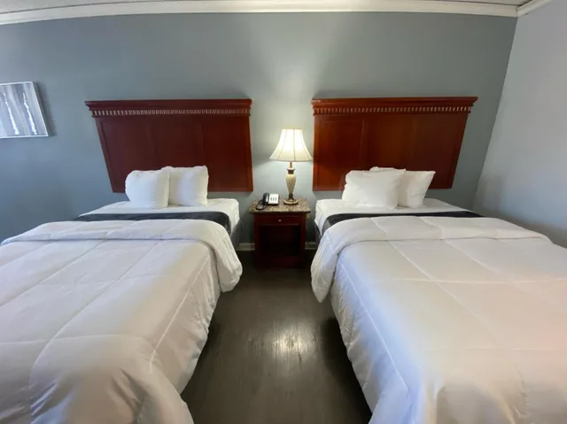 غرفة بسرير مزدوج لذوي الإعاقة، Antioch Quarters Inn and Suites 5/7