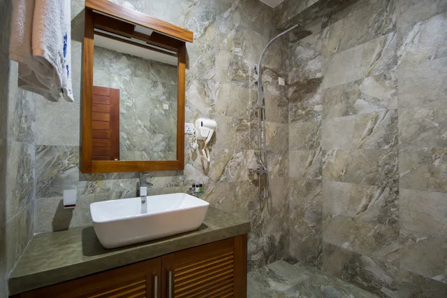 Deluxe, Double Bed, No Balcony، Ceyloni Inn 4/4