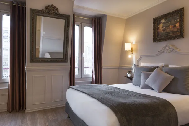غرفة بريميوم بسرير مزدوج، Hotel De La Porte Doree 6/9