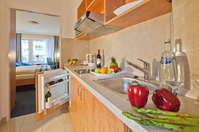 Economy, Family, Kitchenette, Room in B&B - Studio for 2 People in Hamburg Mitte, Cozy and Modern 5/7