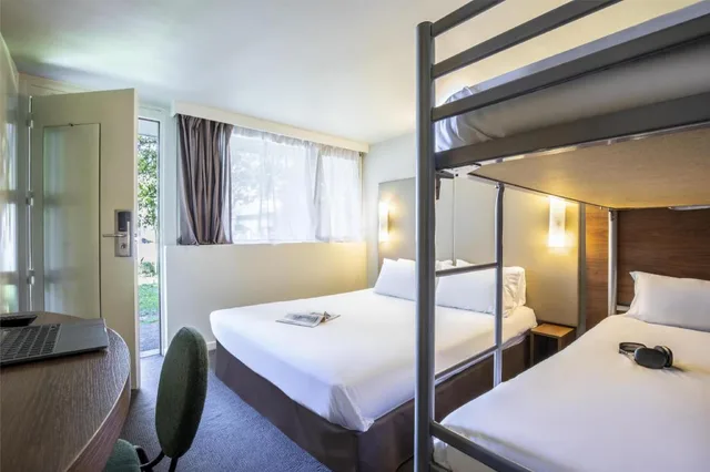 Next Generation, Double and Twin Beds، CAMPANILE MELUN SUD - DAMMARIE LES LYS 3/6