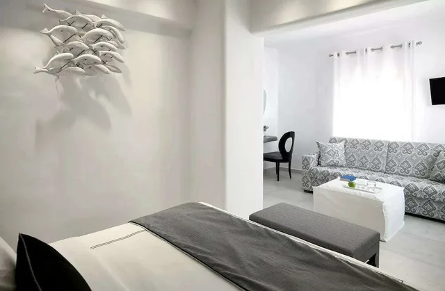White, Family, King Bed, Garden View, Sofa، Kalisti Hotel And Suites 3/6