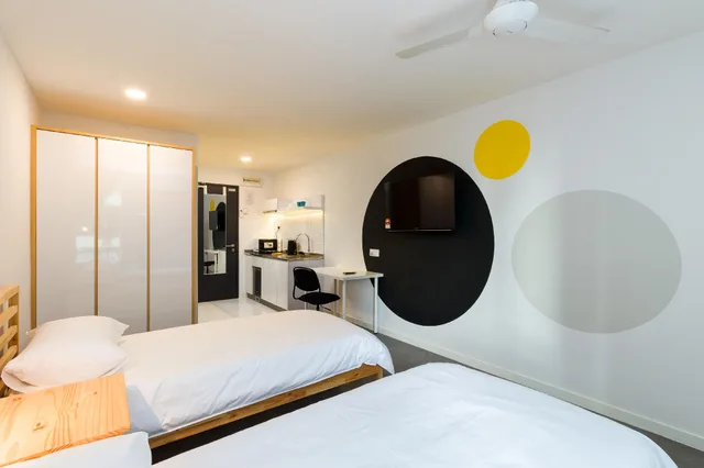 غرفة ديلوكس بسريرين منفصلين، Upstairs Downstairs Coliving Kampung Pandan 1/1