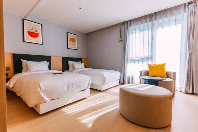 Deluxe, Twin Beds, Pool Access، Hound Hotel Busan Station 3/10