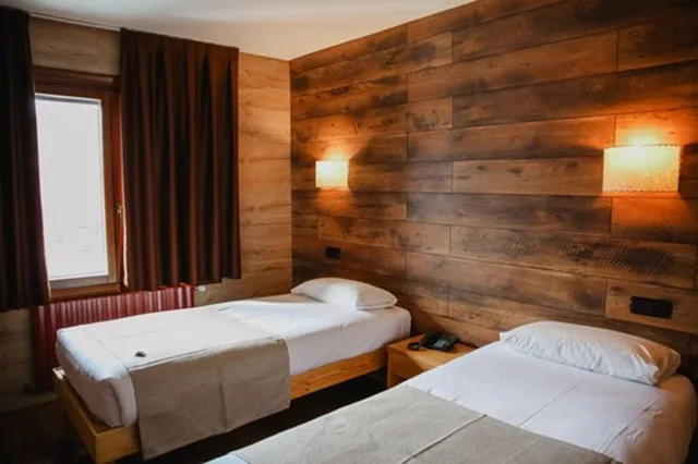 غرفة قياسية بسرير مزدوج، Cal Ruiz Hotel 4/10