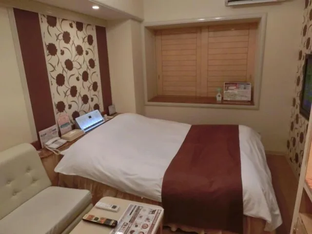 غرفة قياسية بسرير كوين للمدخنين، Hotel Hyper Noah - Adults Only 3/4