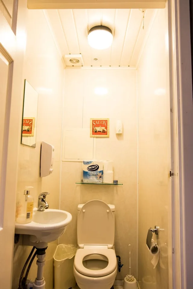 غرفة قياسية مفردة بحمام مشترك، Central Hotel 10/11