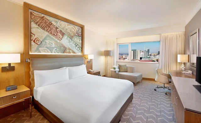 غرفة تنفيذية بسرير كينج، Hilton Durban 4/10