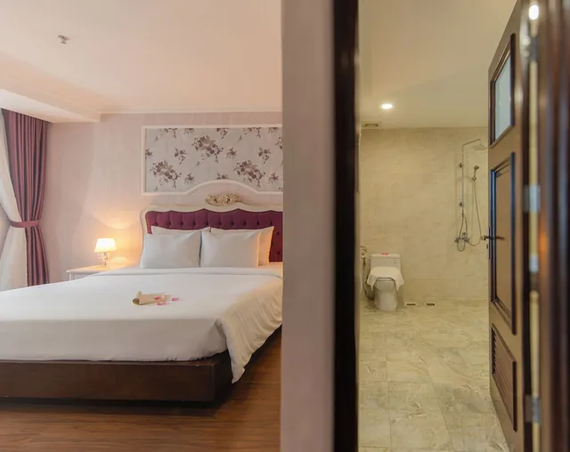 Central, Suite, King Bed، Bonjour Nha Trang Hotel 4/10