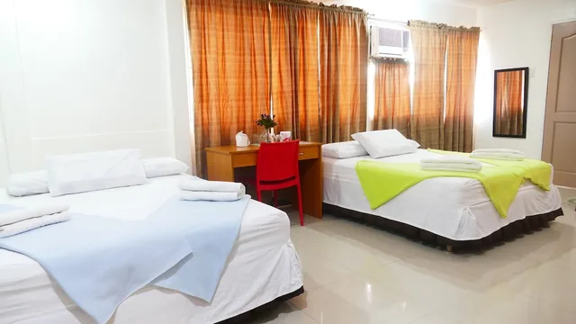 غرفة بريميوم رباعية بسرير كوين وسريرين منفصلين بإطلالة على البحر، Countess Pension House 2/2