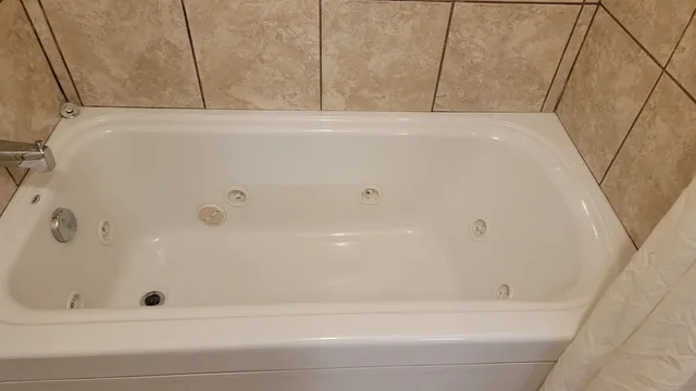غرفة بسريرين كوين بحوض جاكوزي، Oceanview Inn 3/3