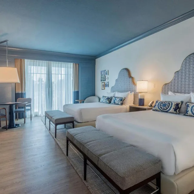 غرفة بسريرين كوين بشرفة، The Seagate Hotel Spa 1/1