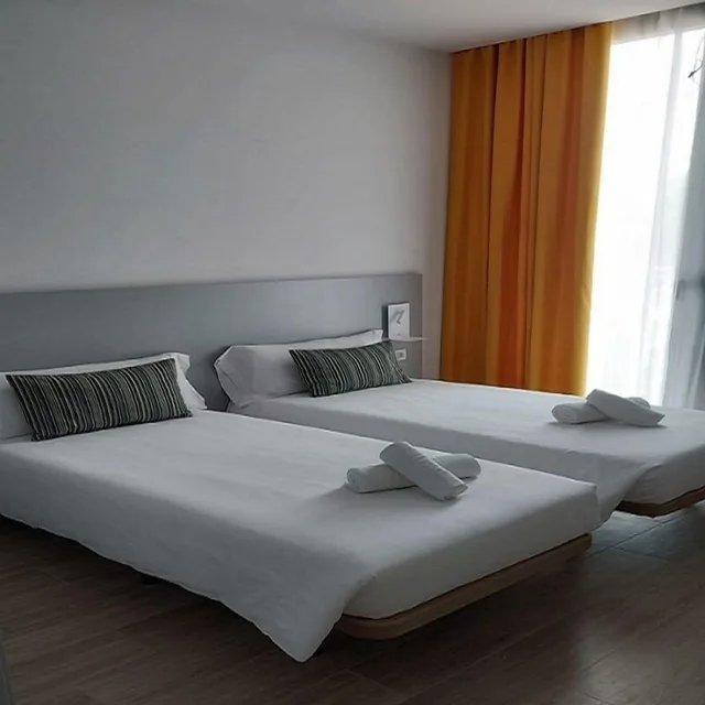 غرفة سوبيريور بسرير مزدوج، Centre Esplai Hostel 1/1