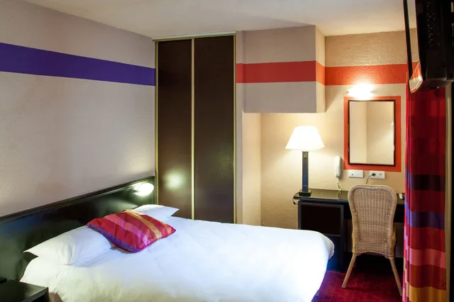 Room, Single, Hotel Saint Sauveur 9/11