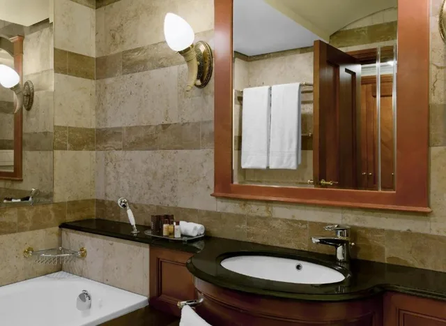 Guest Room, Twin Beds, Concierge Level، Sheraton Pretoria Hotel 4/6