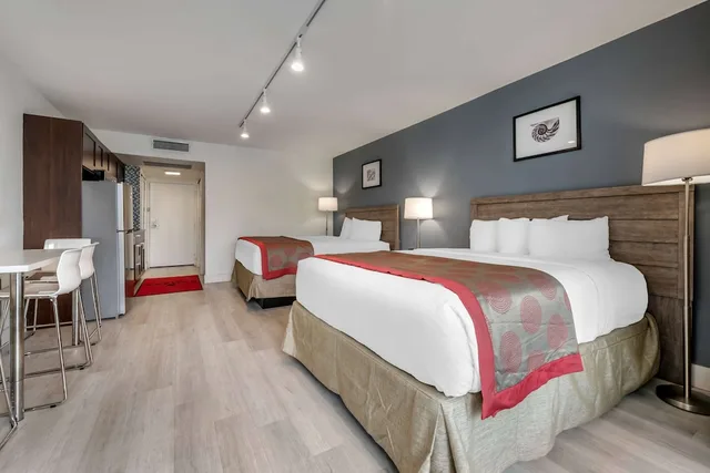 Deluxe, 2 Queen Beds, City View, Ramada Plaza by Wyndham Marco Polo Beach Resort 2/4